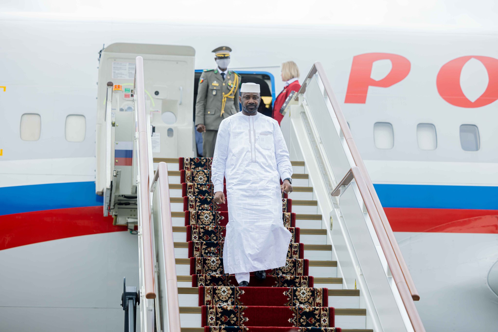 En images: l’arrivée de Son Excellence le Général d’Armée Assimi Goita, ce dimanche matin à Moscou (Russie) pour une visite officielle de plusieurs jours.